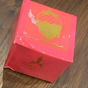 Jeffree Star Chocolate Covered Strawberry Scrub